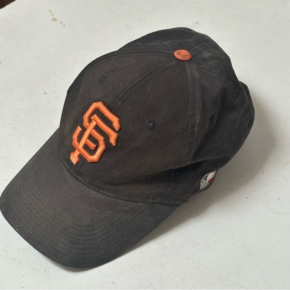 MLB San Francisco Giants Baseball Black Cap with Orange SF Logo Hat - Picture 2 of 5